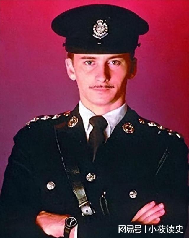 乐鱼官方网站-1988年他一张单程机票飞到香港，35年后以烧炭自尽的方式结束生命